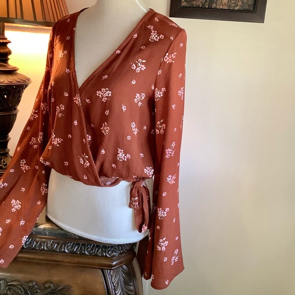 Surplice Wrap Bell Sleeve Crop Top - Picture 6 of 10